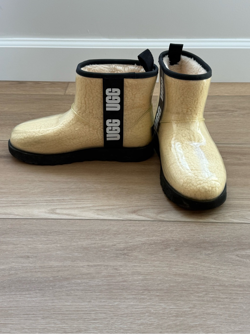 UGG Classic Clear Mini Natural Black Waterproof Boots 1113190 NBLC Women’s 8